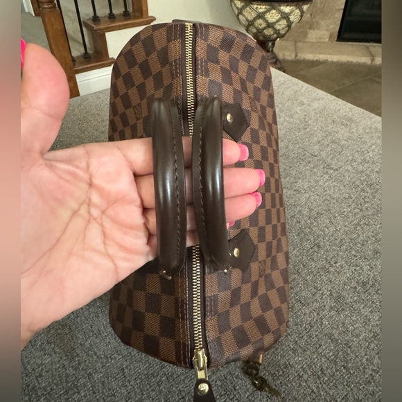 Authentic Louis Vuitton Speedy 30 - Picture 3 of 13